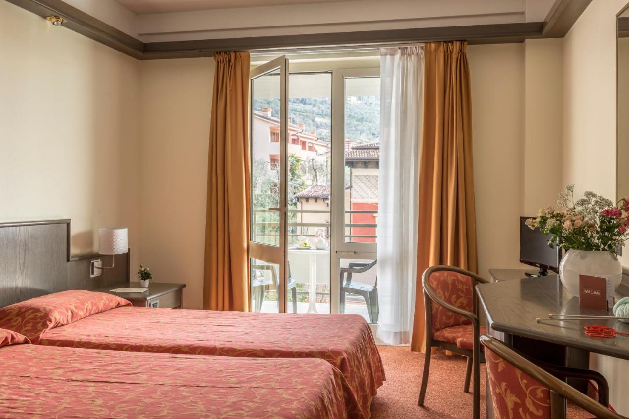 Hotel Drago - Garda Lake Collection Brenzone sul Garda Luaran gambar