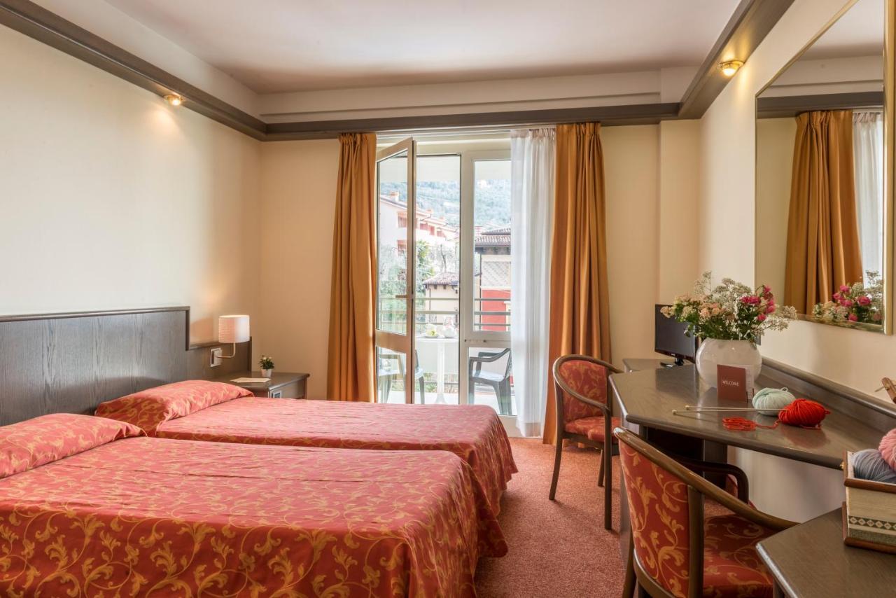 Hotel Drago - Garda Lake Collection Brenzone sul Garda Luaran gambar